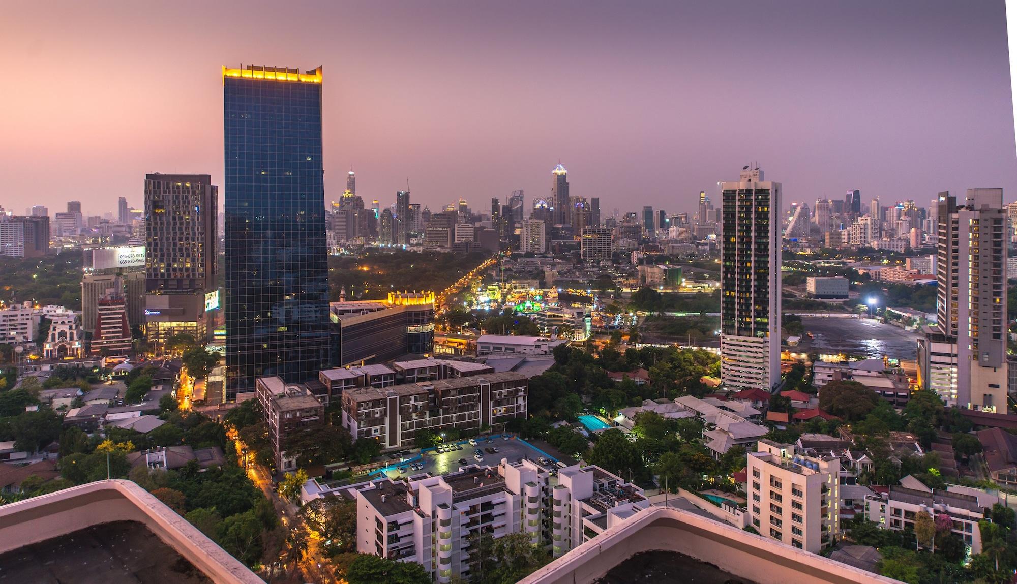 Pantip Suites Bangkok Luaran gambar