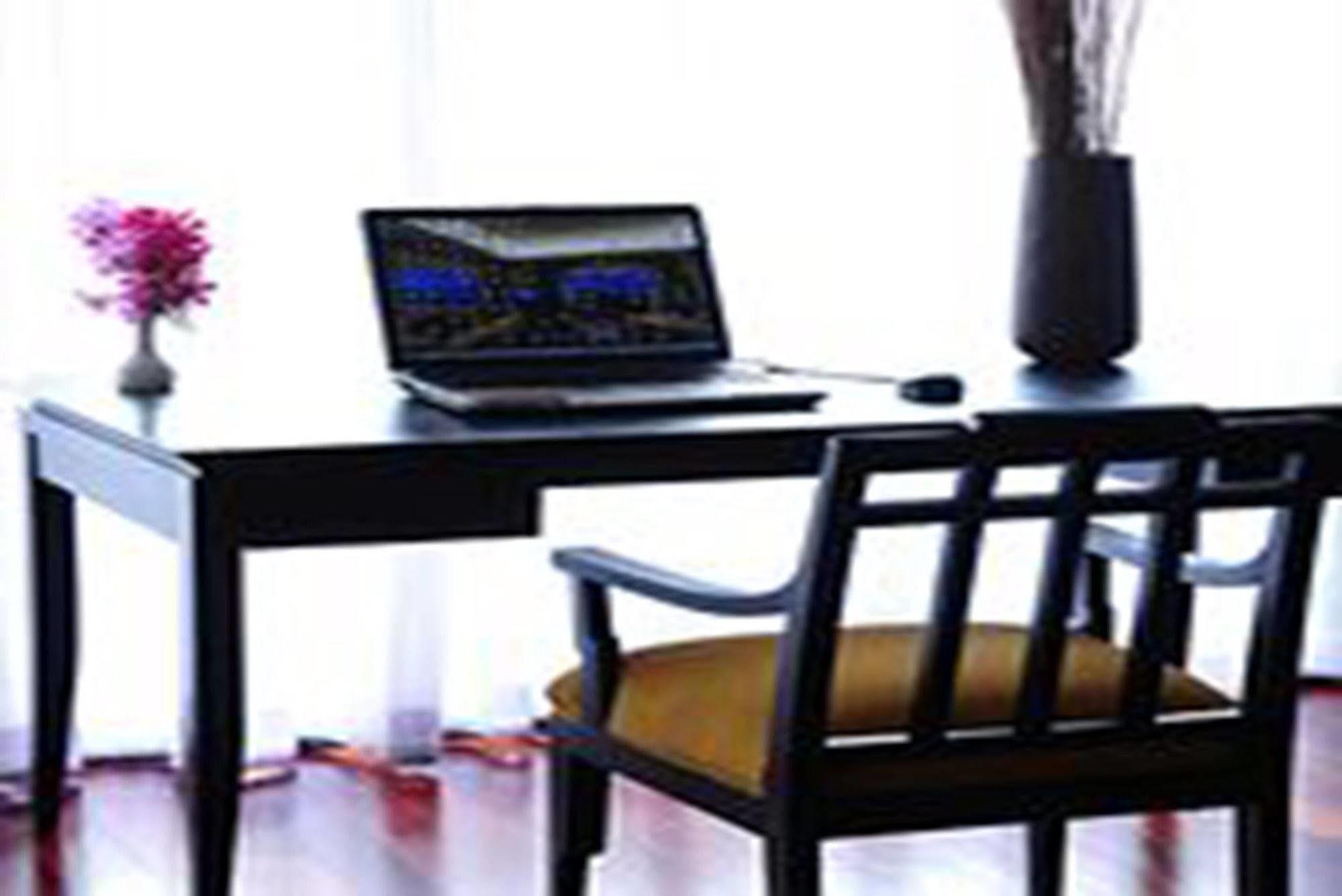 Pantip Suites Bangkok Luaran gambar